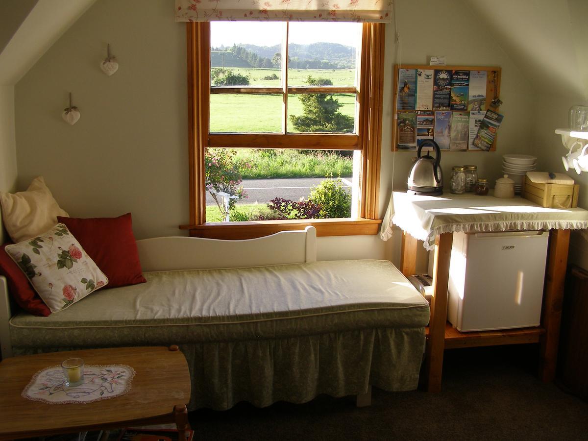 Ashley Villa Bnb Такака Екстериор снимка