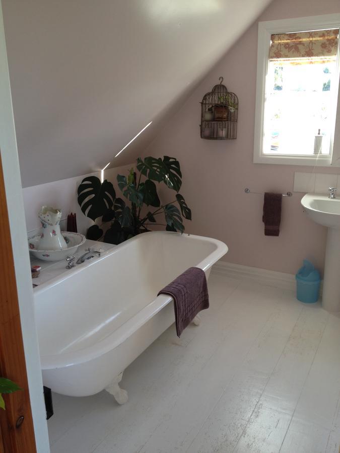 Ashley Villa Bnb Такака Екстериор снимка