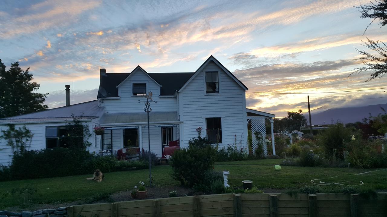 Ashley Villa Bnb Такака Екстериор снимка